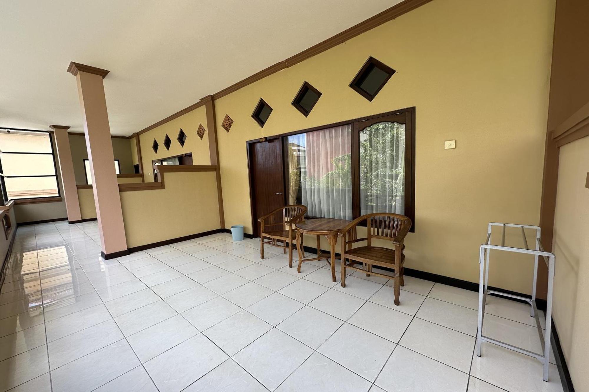 Taxa Raya Guest House Легиан Экстерьер фото